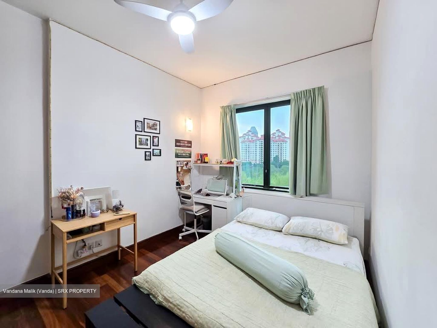 Pebble Bay (D15), Condominium #565154001